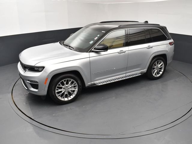 Used 2024 Silver Jeep Summit image 15