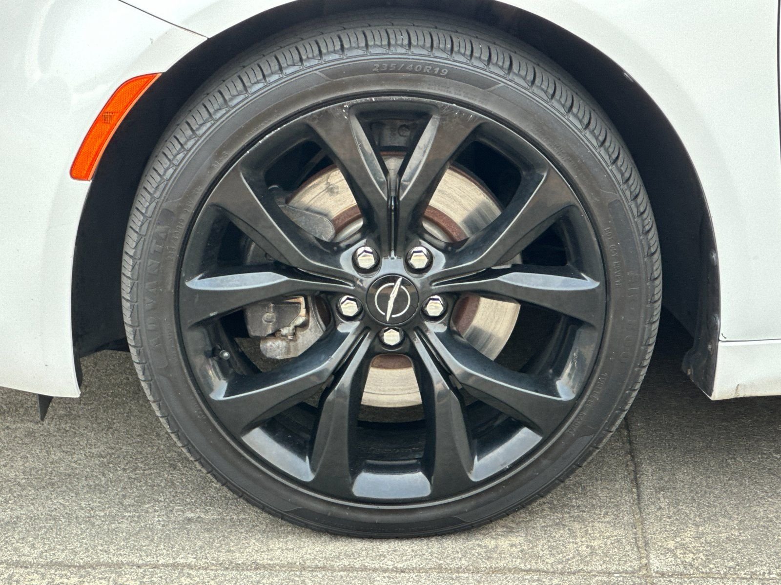 Used 2015 Bright White Clearcoat Chrysler S image 23