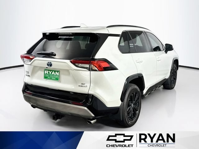 Used 2024  Toyota Hybrid SE image 7
