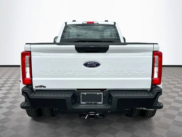 New 2026 Oxford White Ford XL image 5