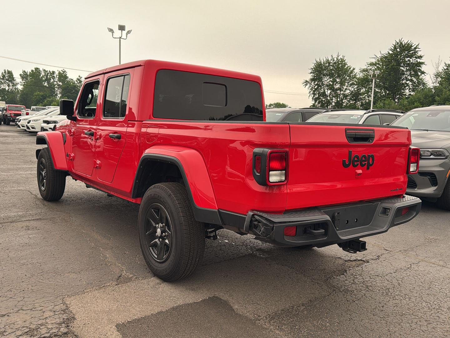 Used 2025 Firecracker Red Clearcoat Jeep Texas Trail image 8