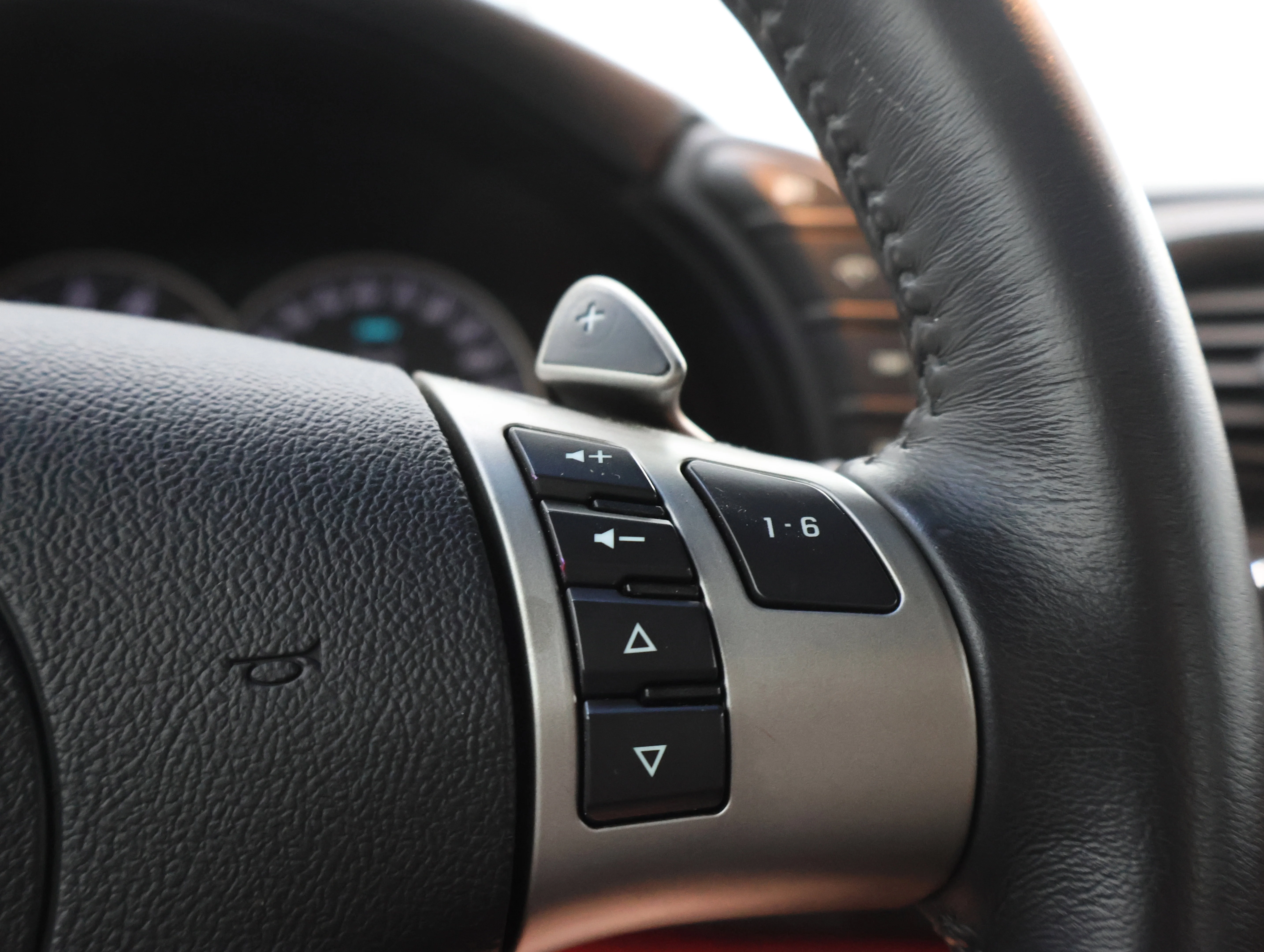 Used 2009 Cyber Gray Metallic Chevrolet Base image 13