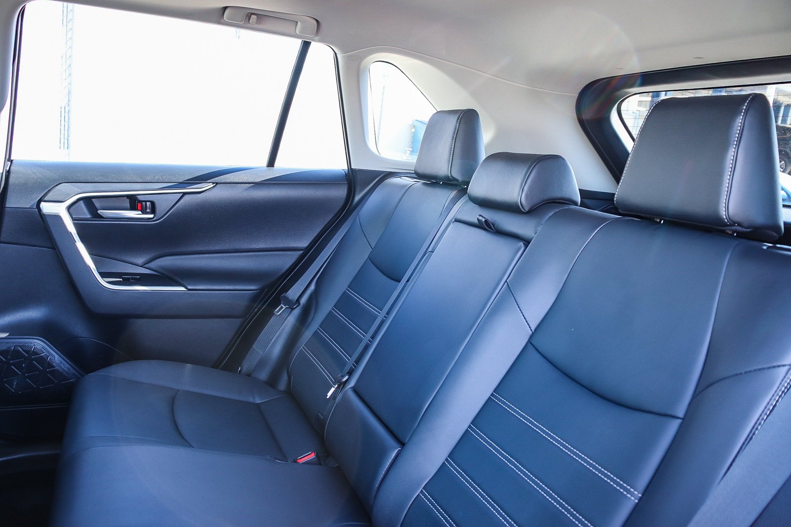Certified Used 2025  Toyota XLE Premium image 19