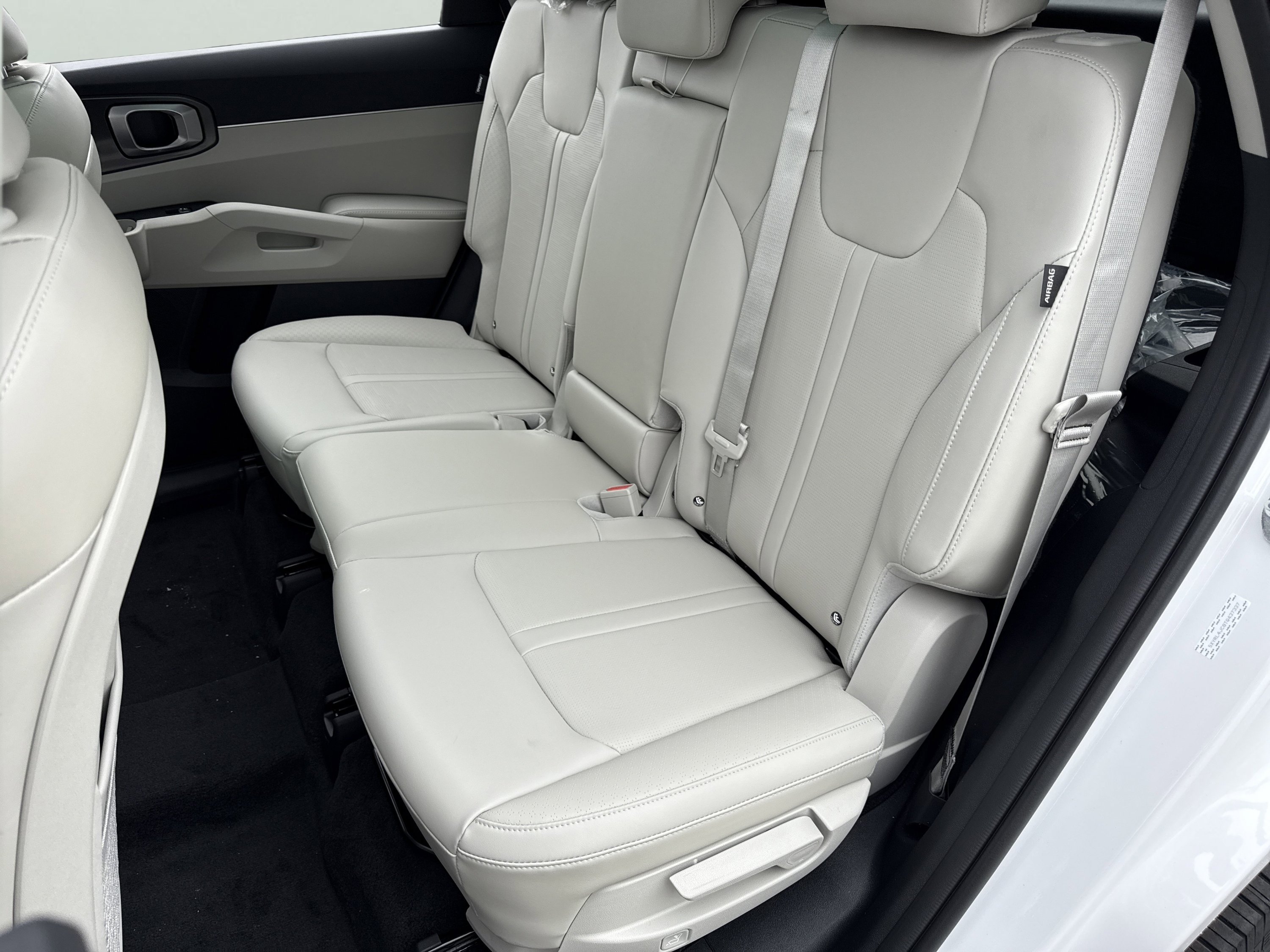 New 2026 Glacial White Pearl Kia S image 19