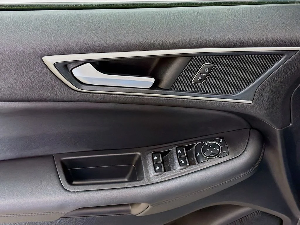 Used 2024 Iconic Silver Metallic Ford SEL image 28