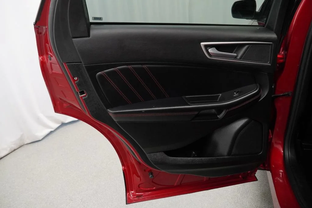 Used 2021 Rapid Red Ford SEL image 25