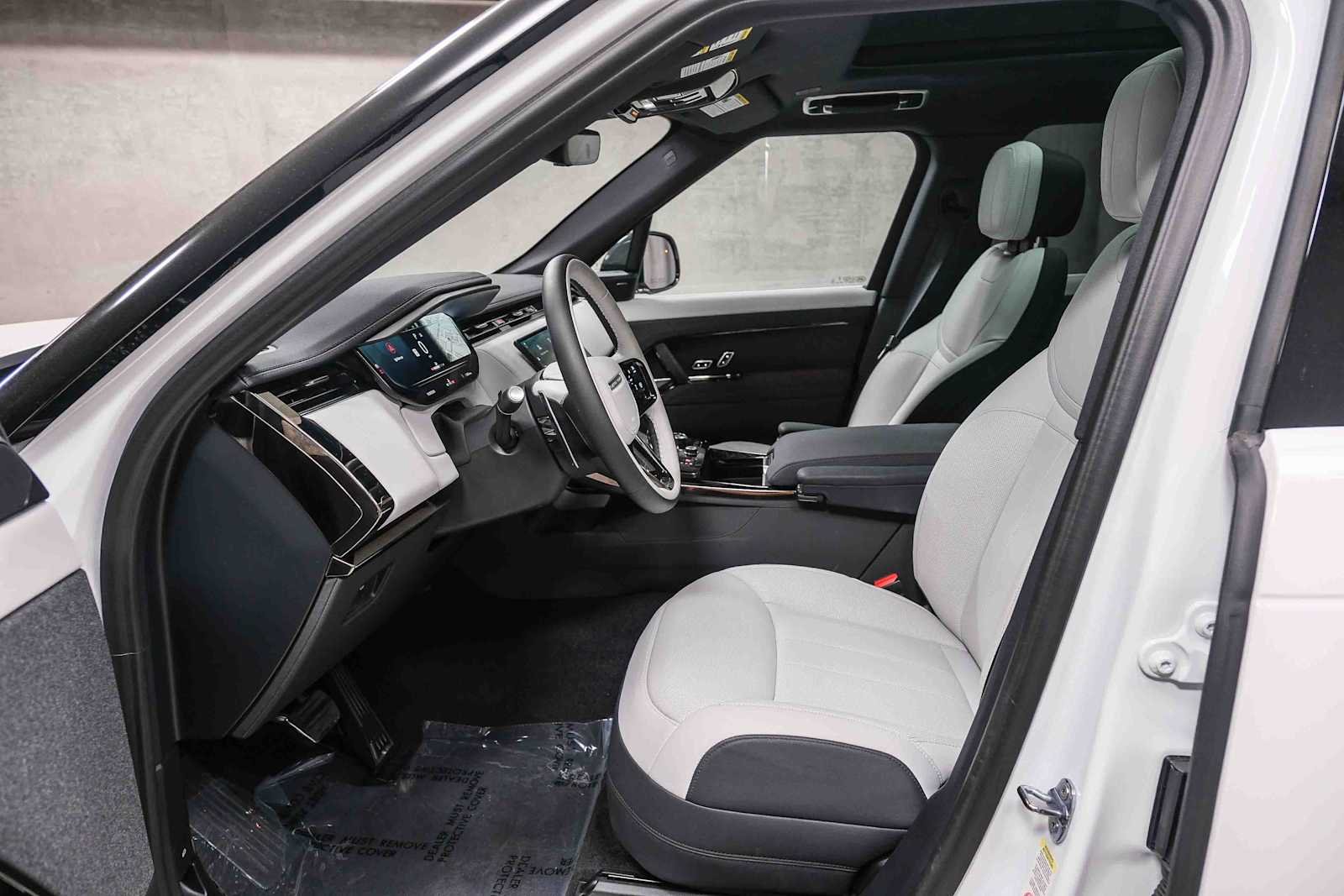 Certified Used 2023 Fuji White Land Rover SE Dynamic image 19