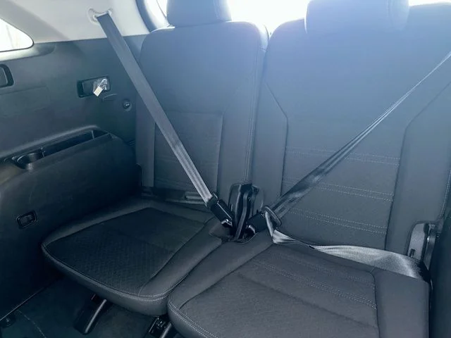 Used 2019 White Kia LX image 26