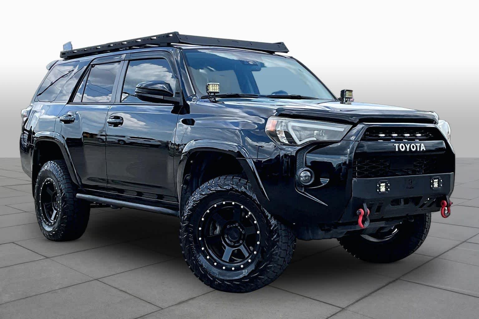 Used 2020 Midnight Black Metallic Toyota SR5 Premium image 3