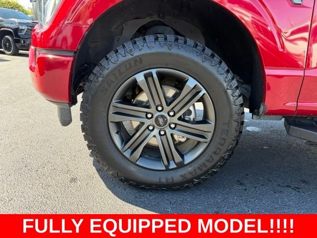 Used 2022 Red Ford Lariat image 9