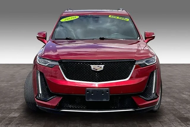 Used 2020 Red Cadillac Sport image 3