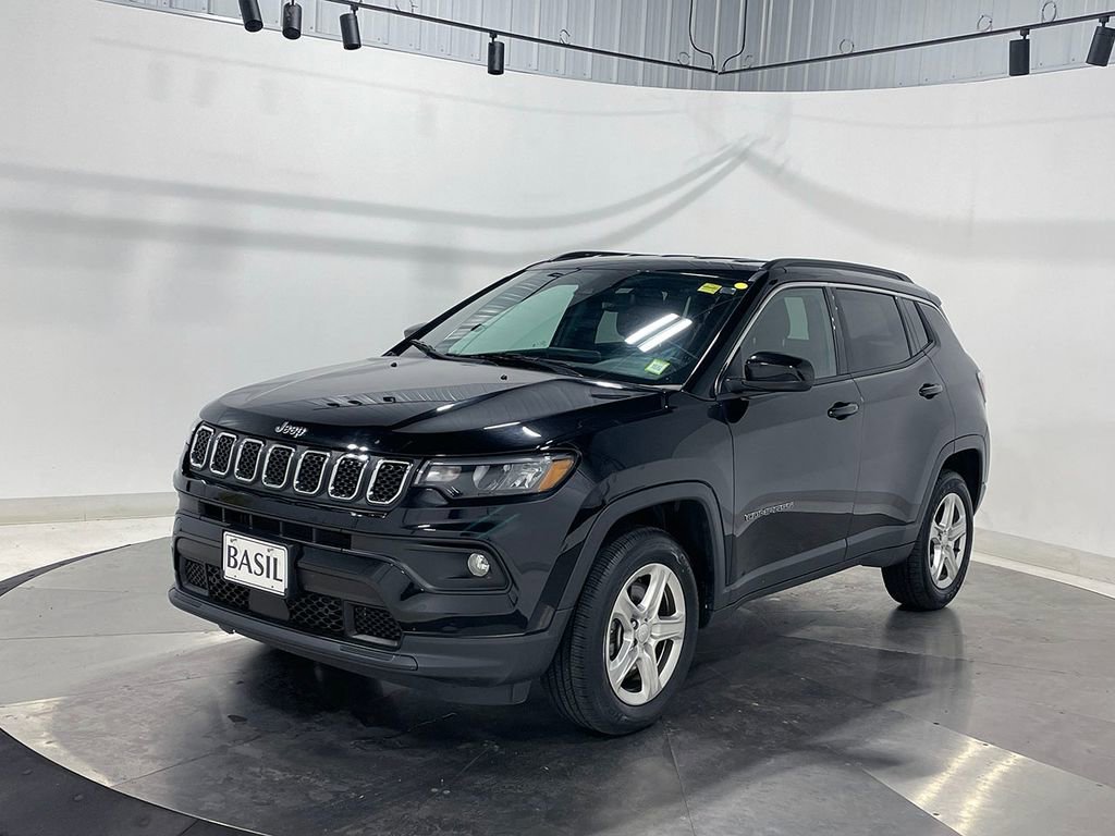Used 2024 Black Jeep Latitude image 8