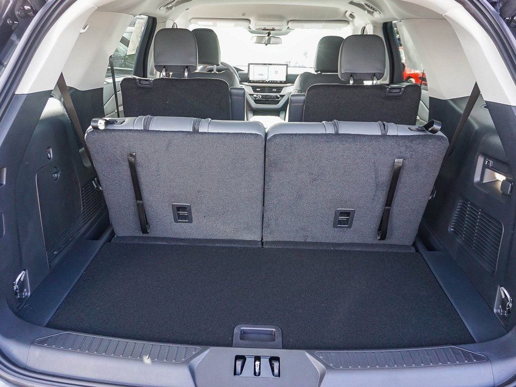 New 2026 Carbonized Gray Metallic Ford Active image 24