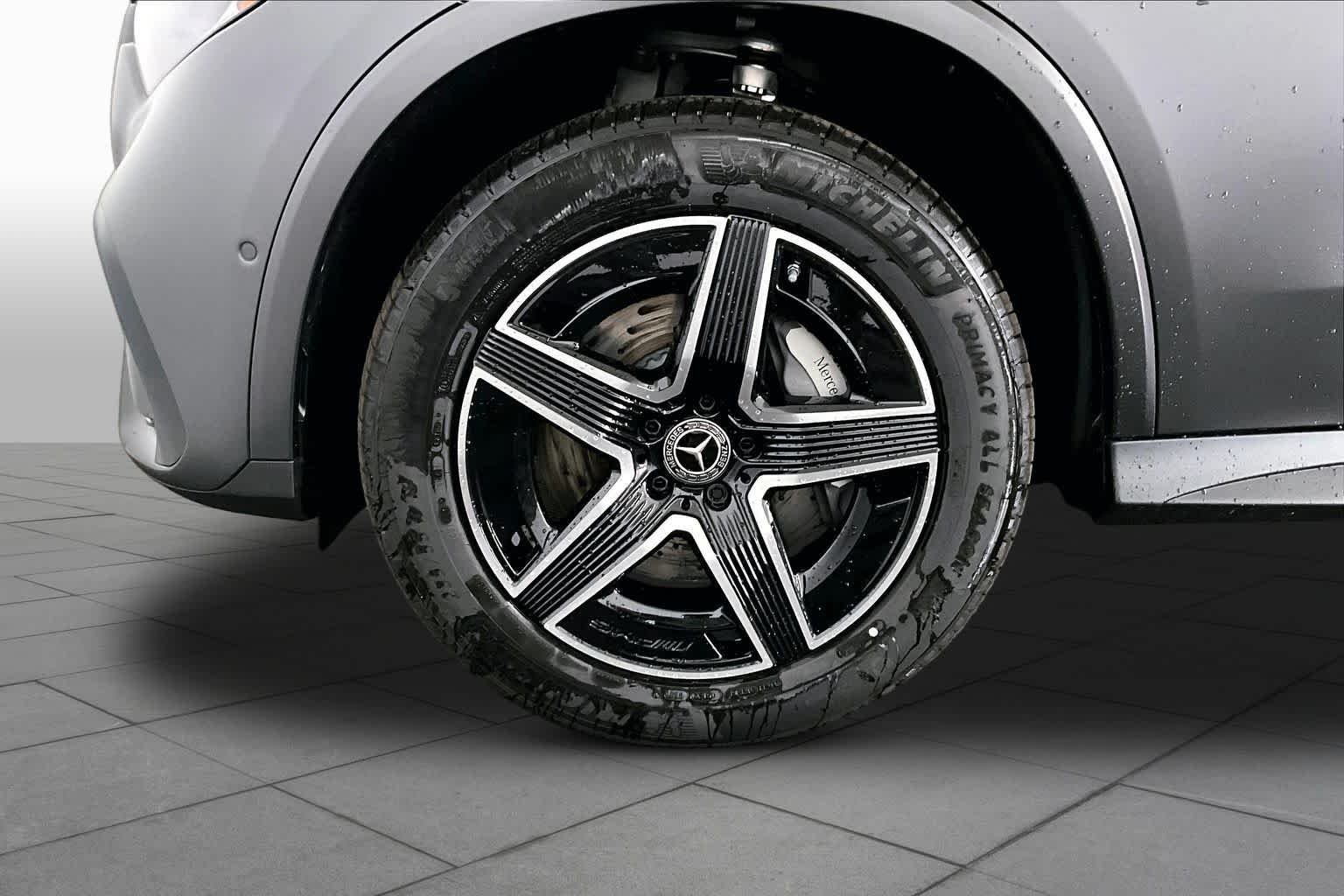 New 2026 MANUFAKTUR Graphite Grey Magno Mercedes-Benz GLC 300 image 18