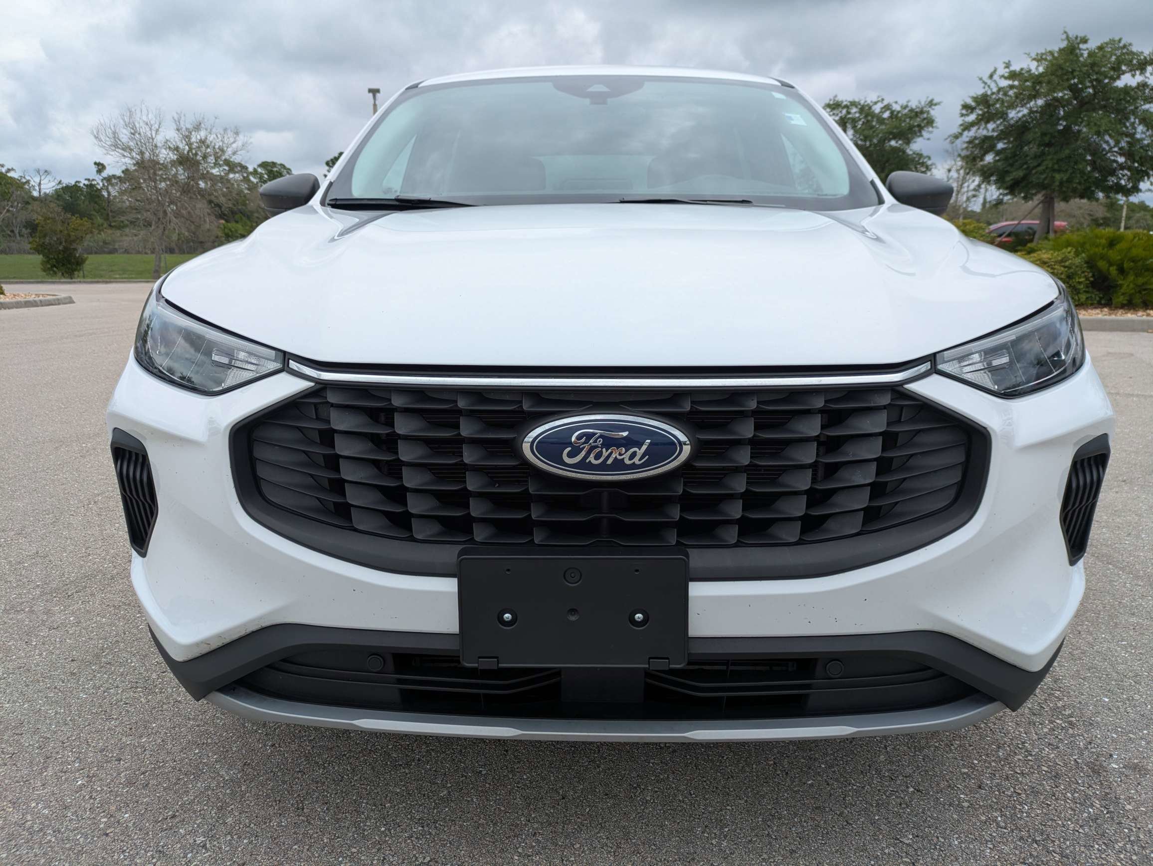 Used 2025 Oxford White Ford Active image 3