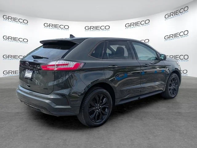 Used 2022 Forged Green Metallic Ford SE image 7