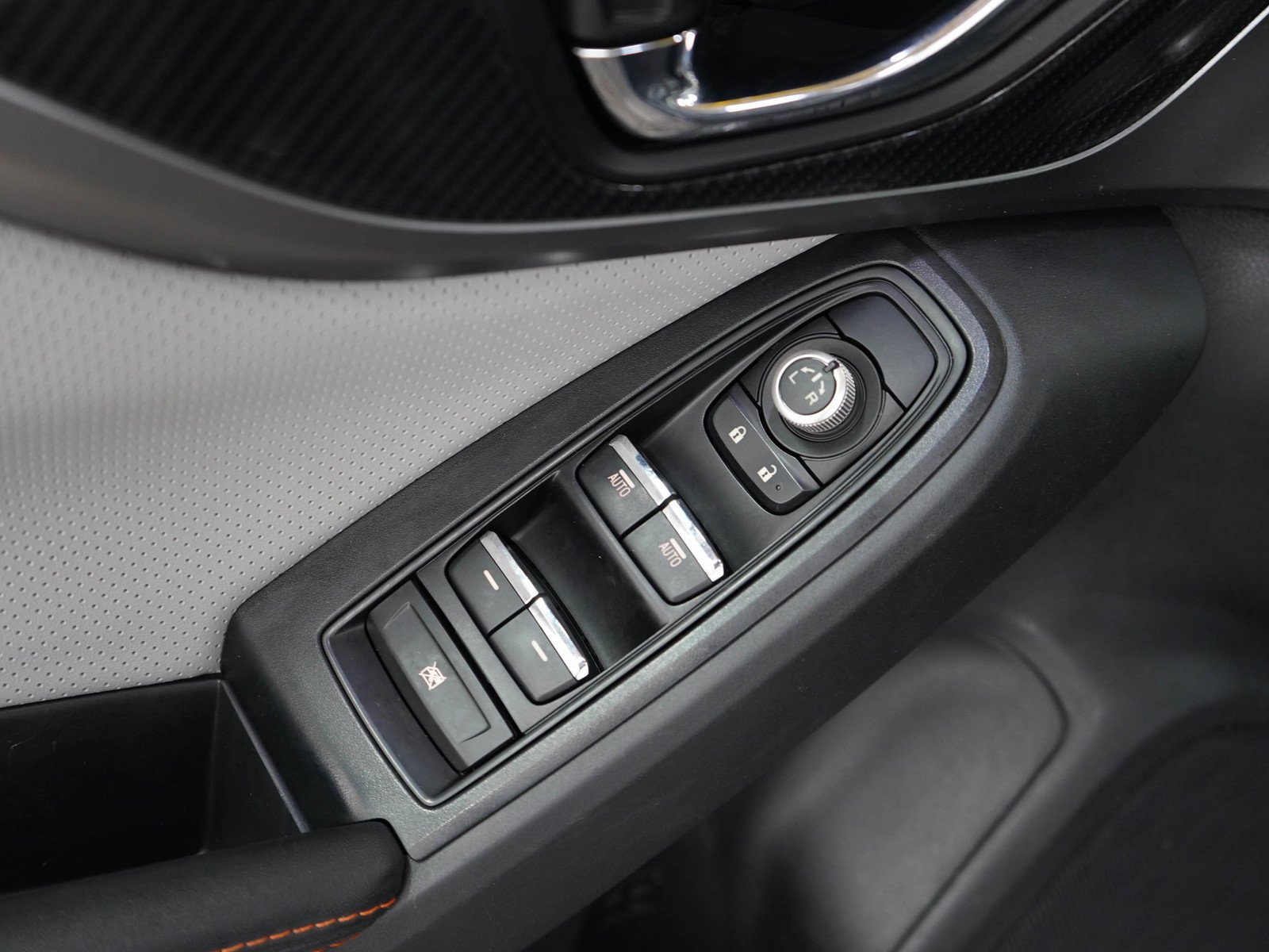 Used 2020 Magnetite Gray Metallic Subaru Limited image 19