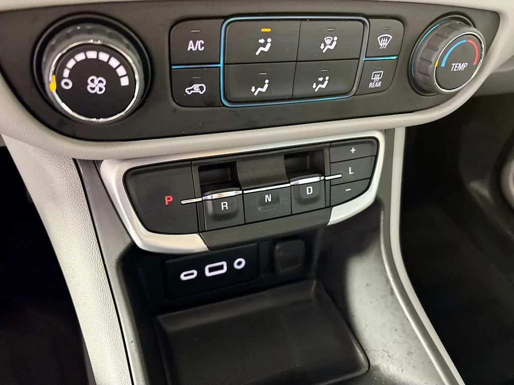 Used 2024 Blue GMC SLE image 17