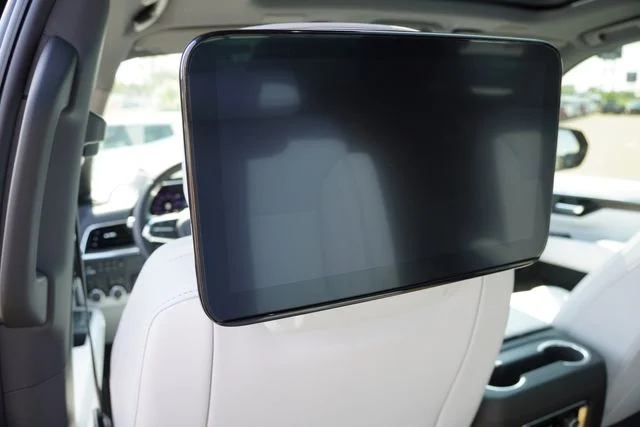 Used 2025 Black Chevrolet Premier image 20