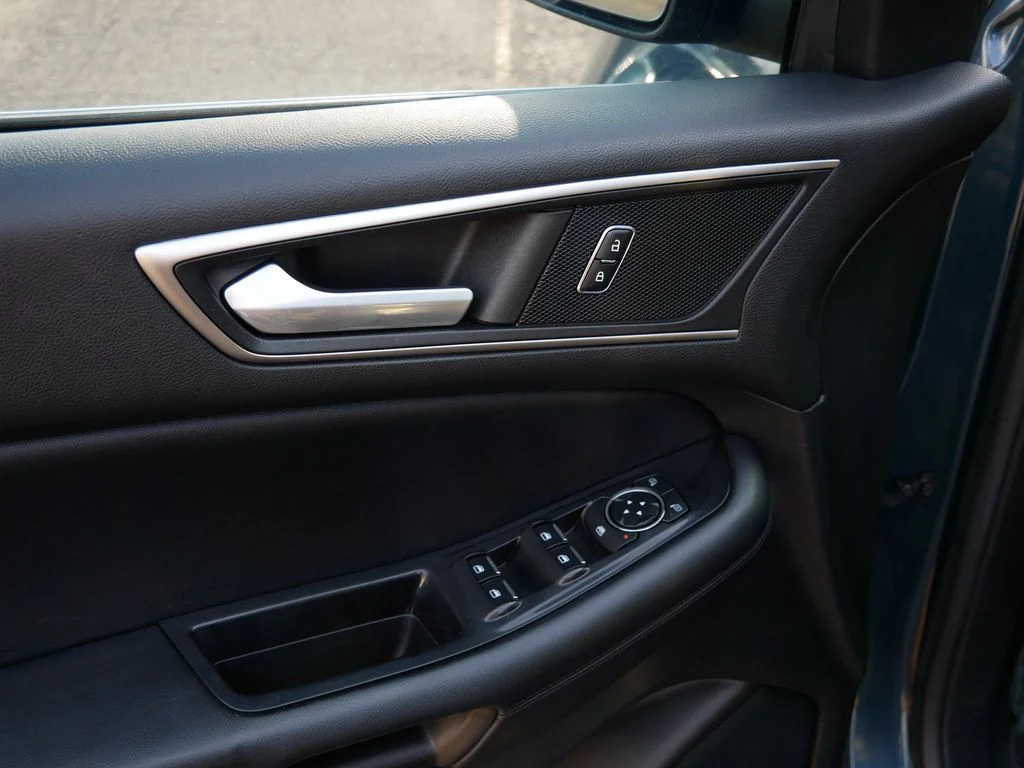 Used 2016 Blue Ford SEL image 15