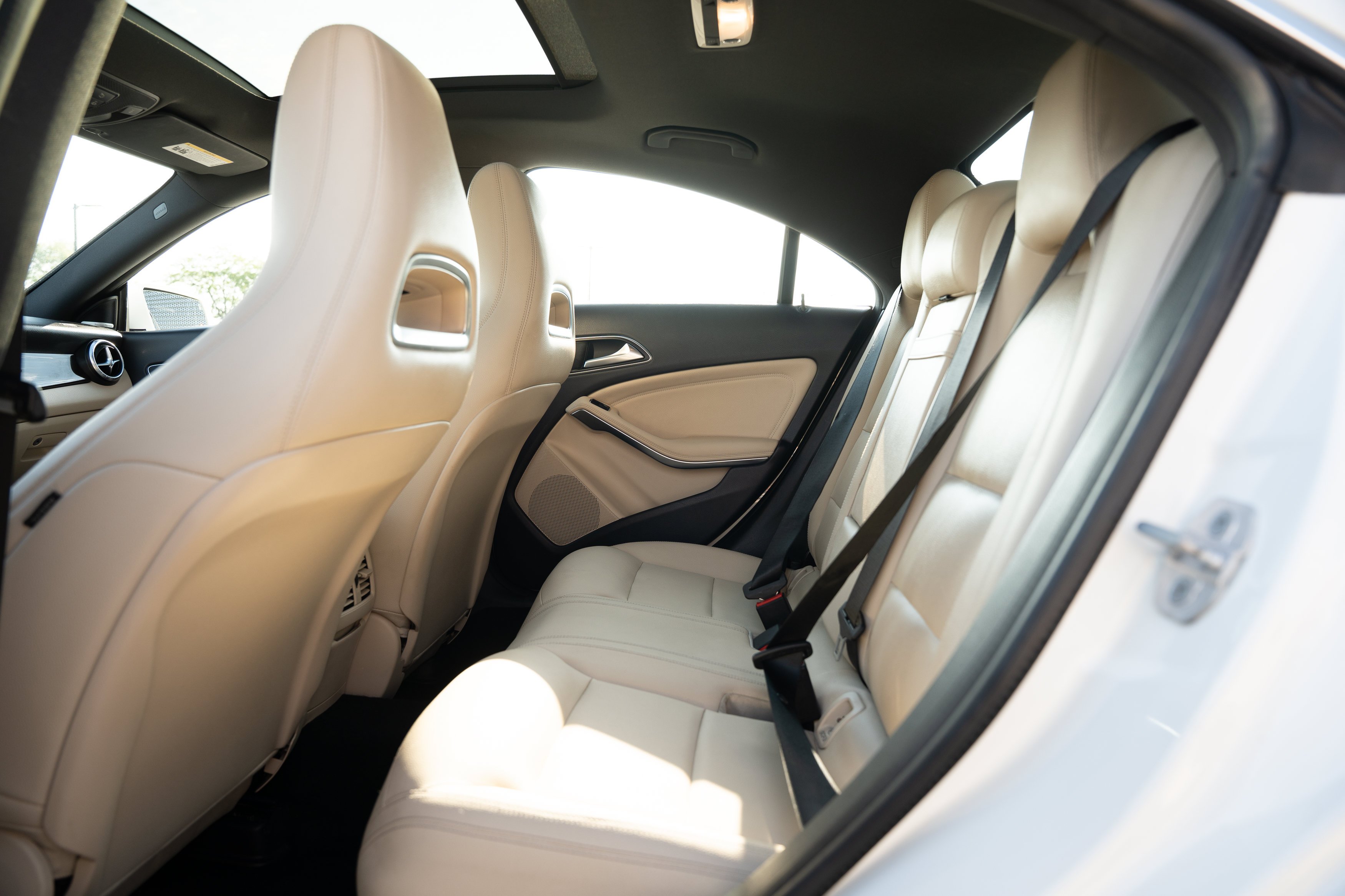 Used 2017 Cirrus White Mercedes-Benz CLA 250 image 18