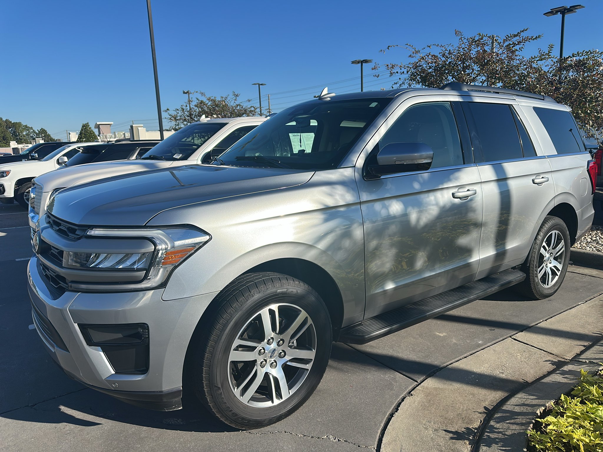 Used 2024  Ford XLT image 1