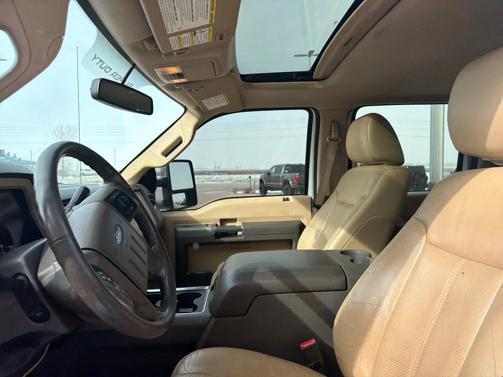 Used 2011 White Ford Lariat image 11