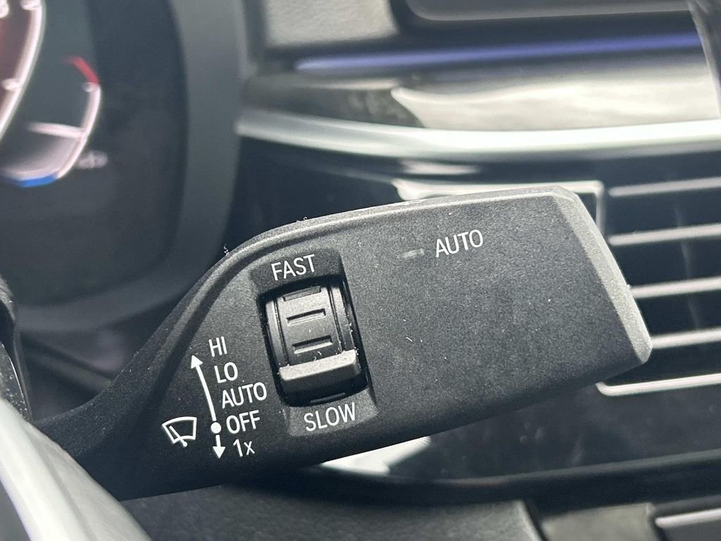 Used 2022 Black BMW 540i xDrive image 26