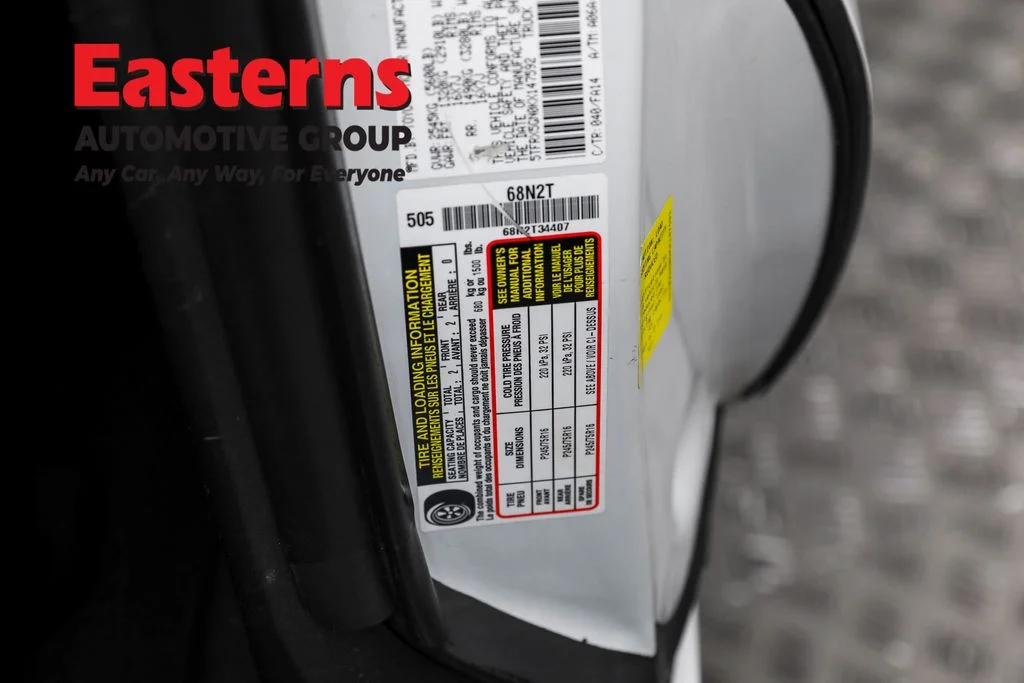Used 2019 White Toyota SR image 33