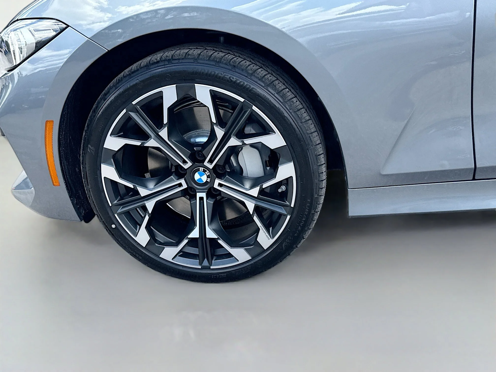 New 2026 Skyscraper Grey Metallic BMW 330i xDrive image 42