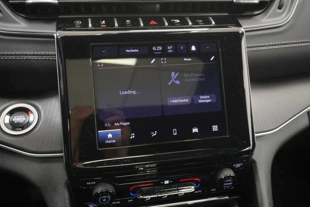 Used 2025 White Jeep Laredo X image 29