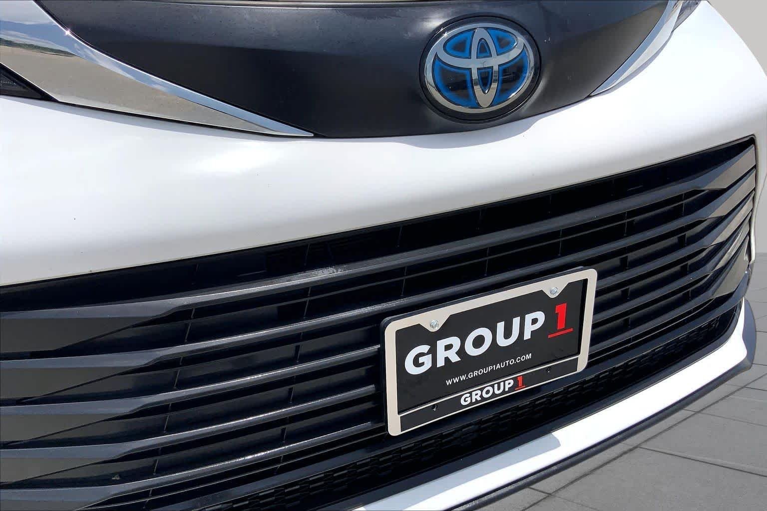 Used 2023 Ice Cap Toyota LE image 29
