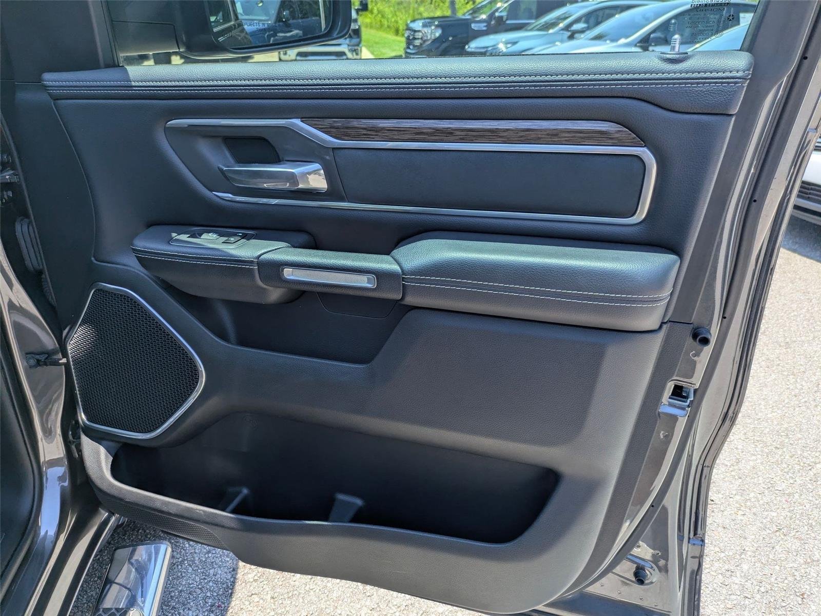 Used 2020 Granite Crystal Metallic Clearcoat Ram Laramie image 30