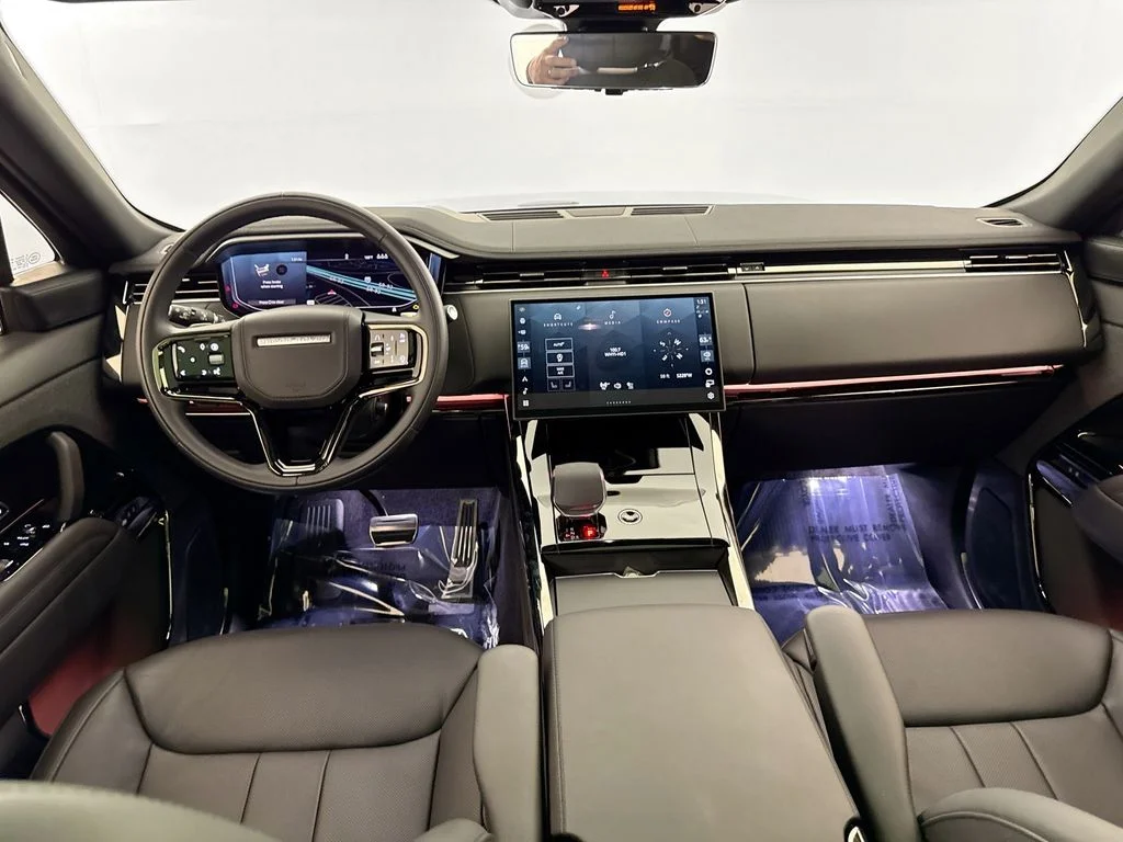 Used 2024 Black Land Rover Dynamic SE image 22
