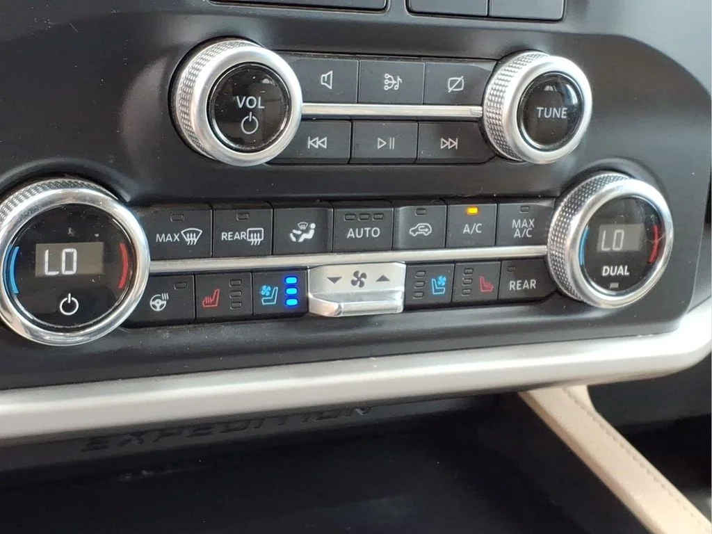 Used 2022 White Ford XLT image 7