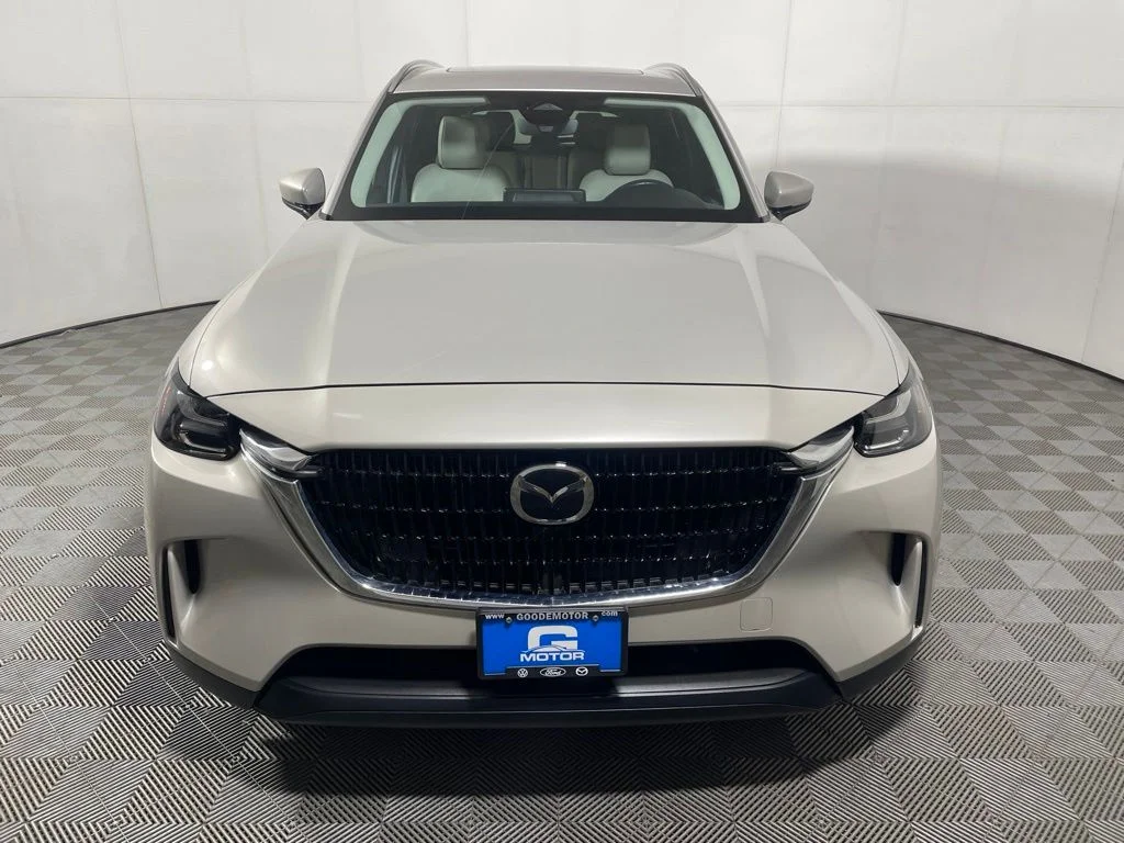 Used 2024 Silver Mazda Preferred image 3