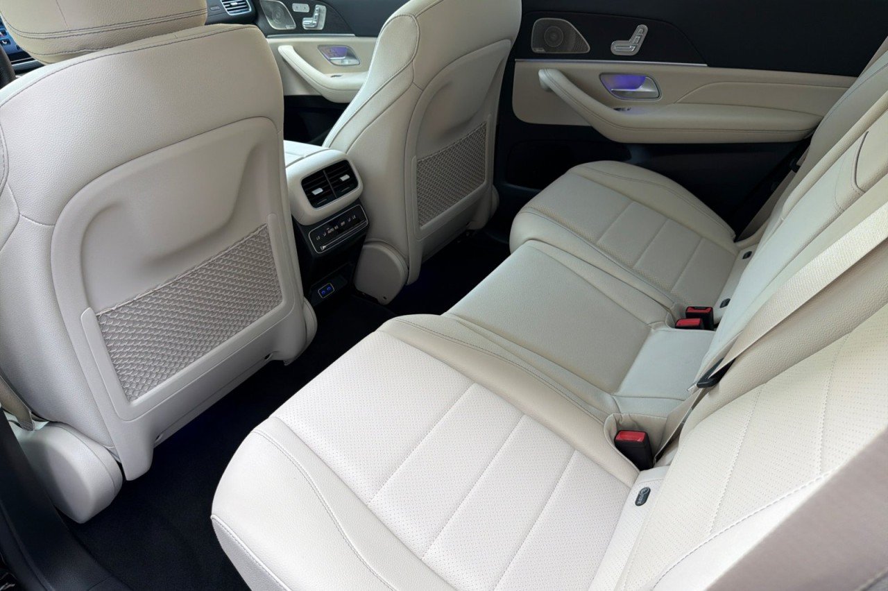 New 2026 Obsidian Black Metallic Mercedes-Benz GLS 450 4MATIC® SUV image 11