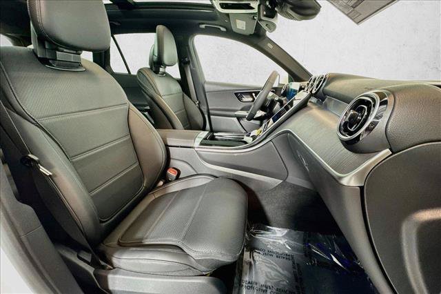 New 2026 Polar White Mercedes-Benz GLC 300 image 56