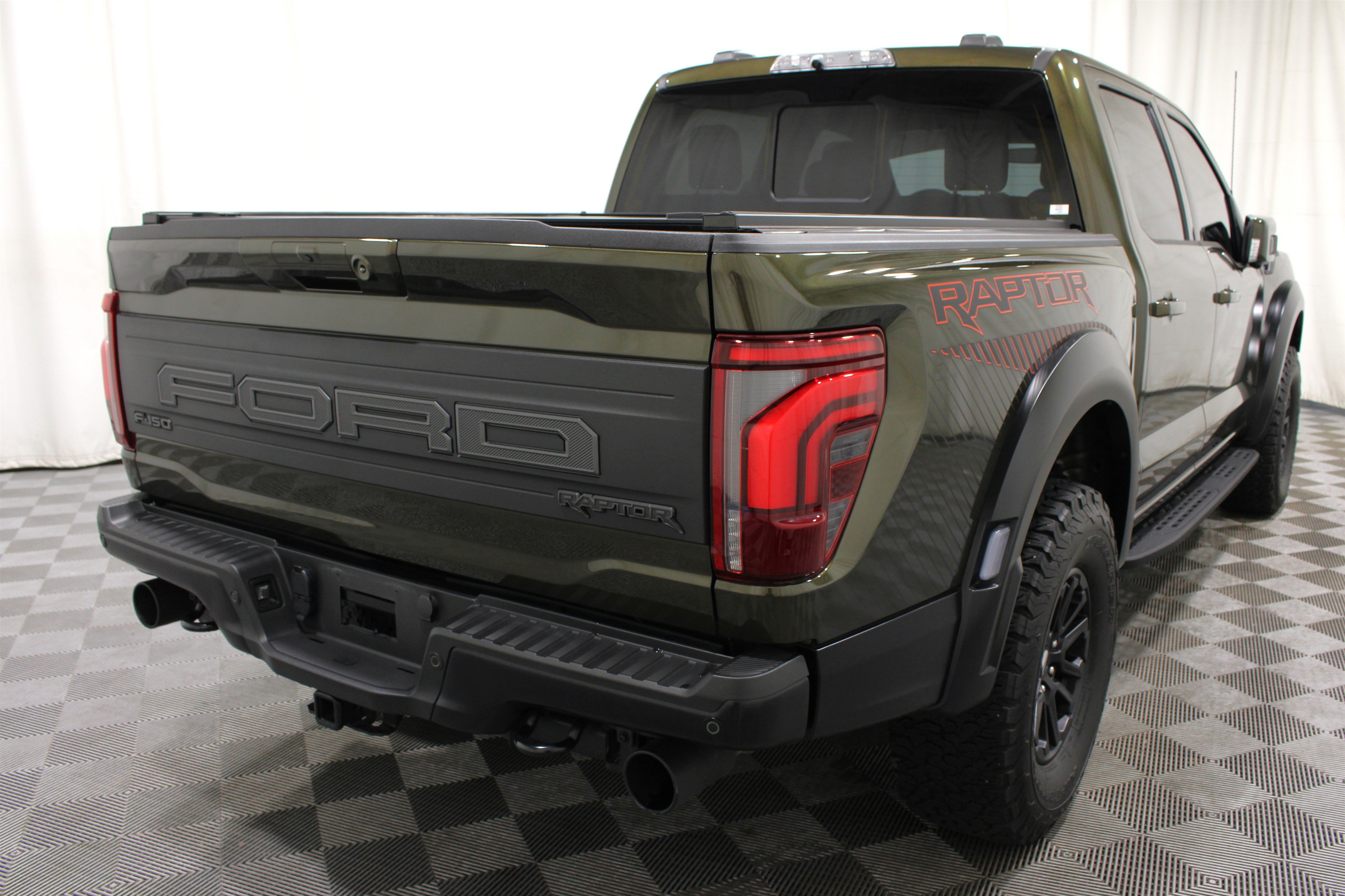 Used 2024 Shelter Green Ford Raptor image 35