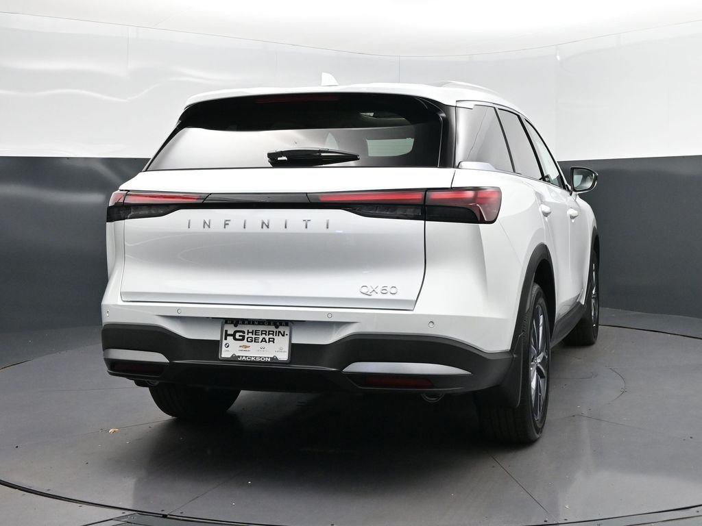 New 2027 RADIANT WHITE INFINITI Luxe FWD image 7