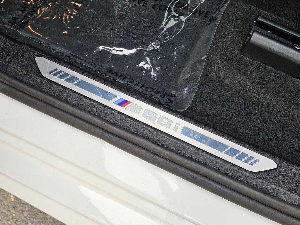 Certified Used 2026 Alpine White BMW M60i image 43