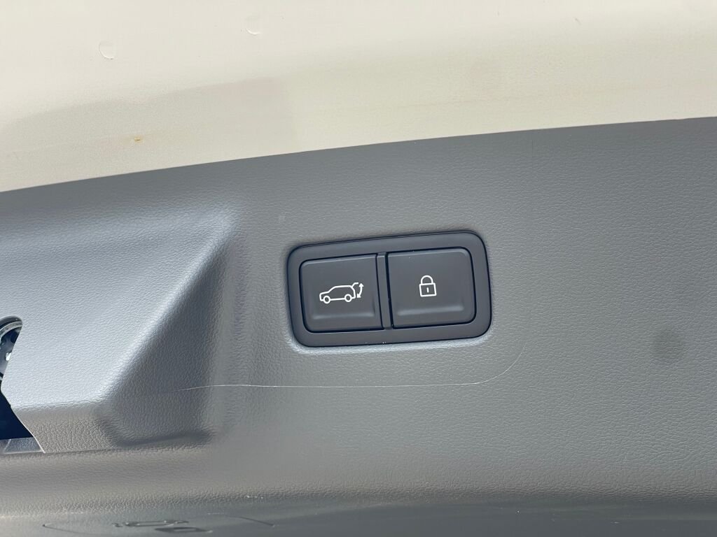 Certified Used 2026 Shimmering Silver Hyundai SEL image 28