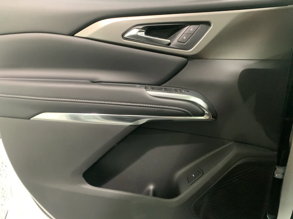 2027 Chevrolet Traverse LT - Photo 27