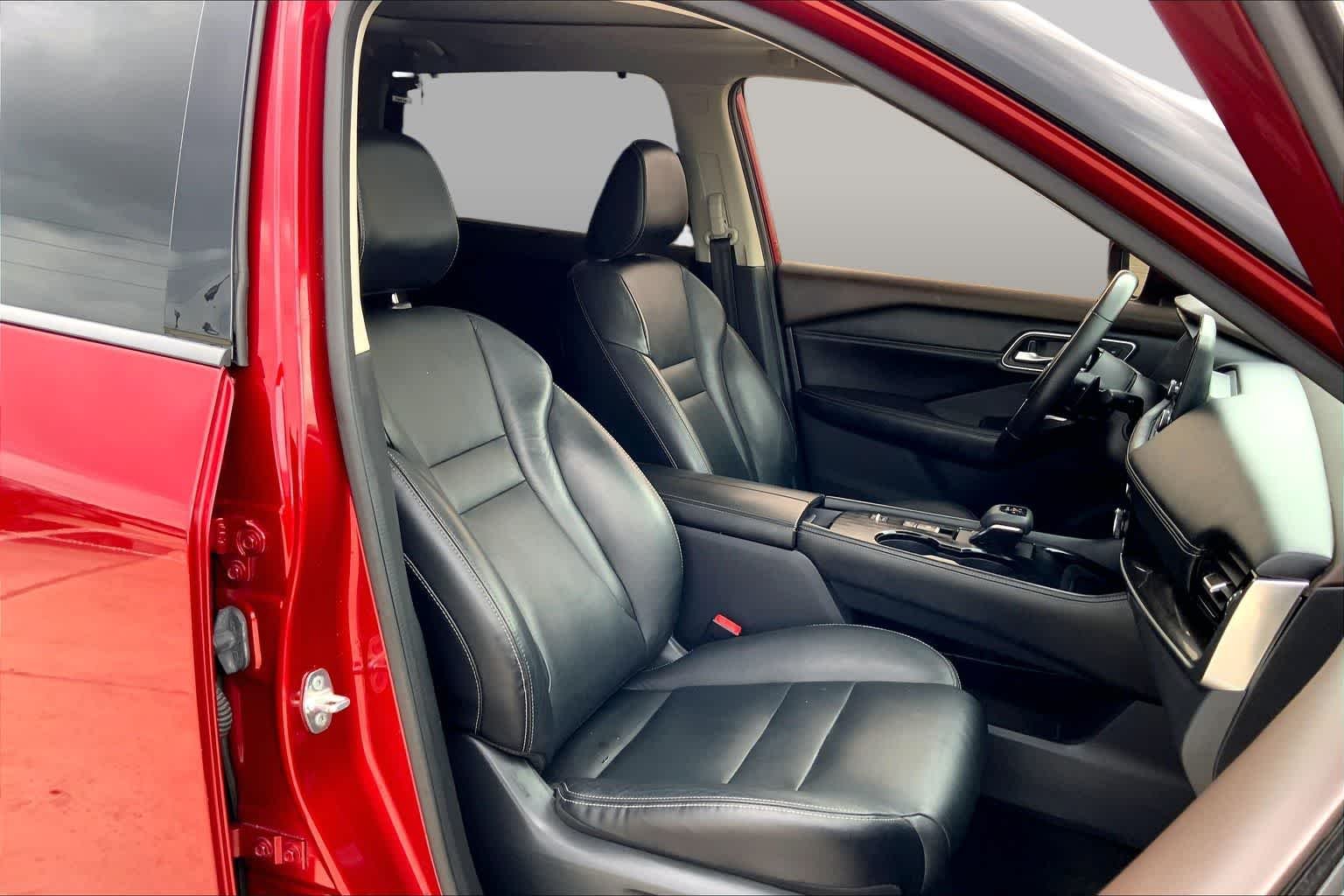 Used 2021 Scarlet Ember Tintcoat Nissan SL image 9