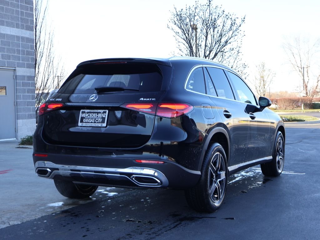 New 2026 Black Mercedes-Benz GLC 300 image 7