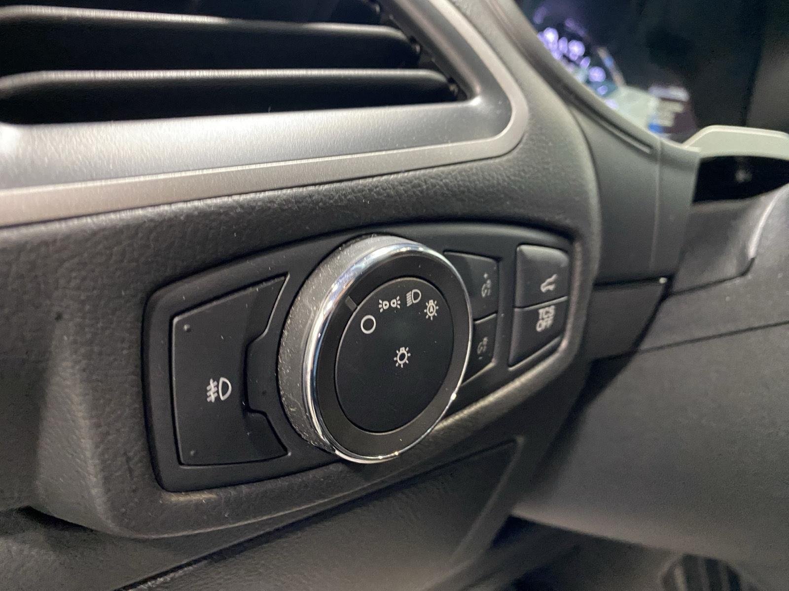 Used 2022 Agate Black Ford SEL image 19