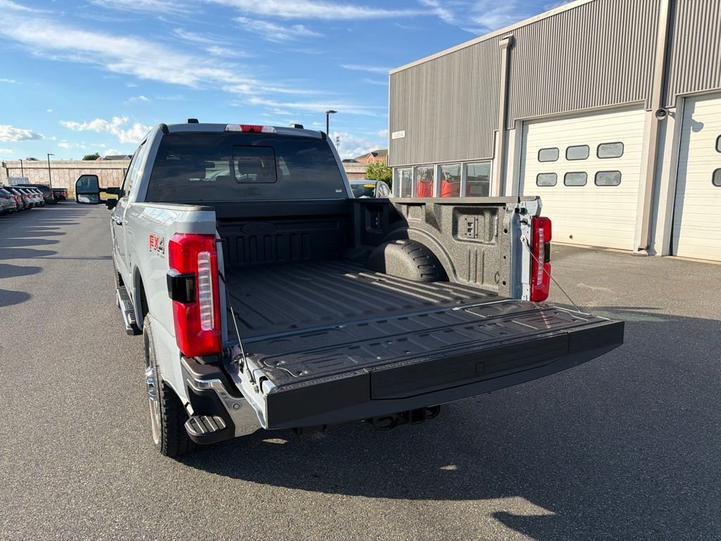 New 2026 Glacier Gray Metallic Tri-Coat Ford F-250® Lariat® image 20