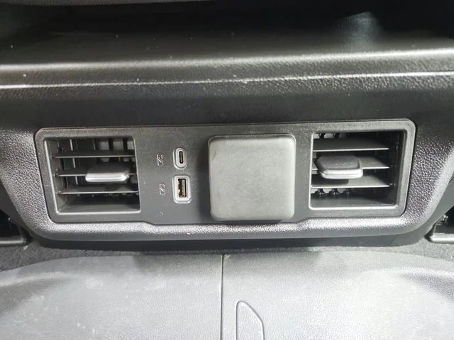 Used 2025 White Chevrolet LT image 39