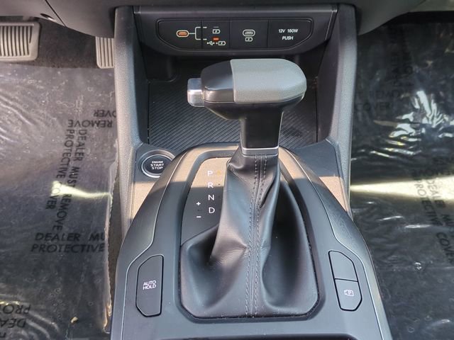 Used 2025 White Kia LXS image 19
