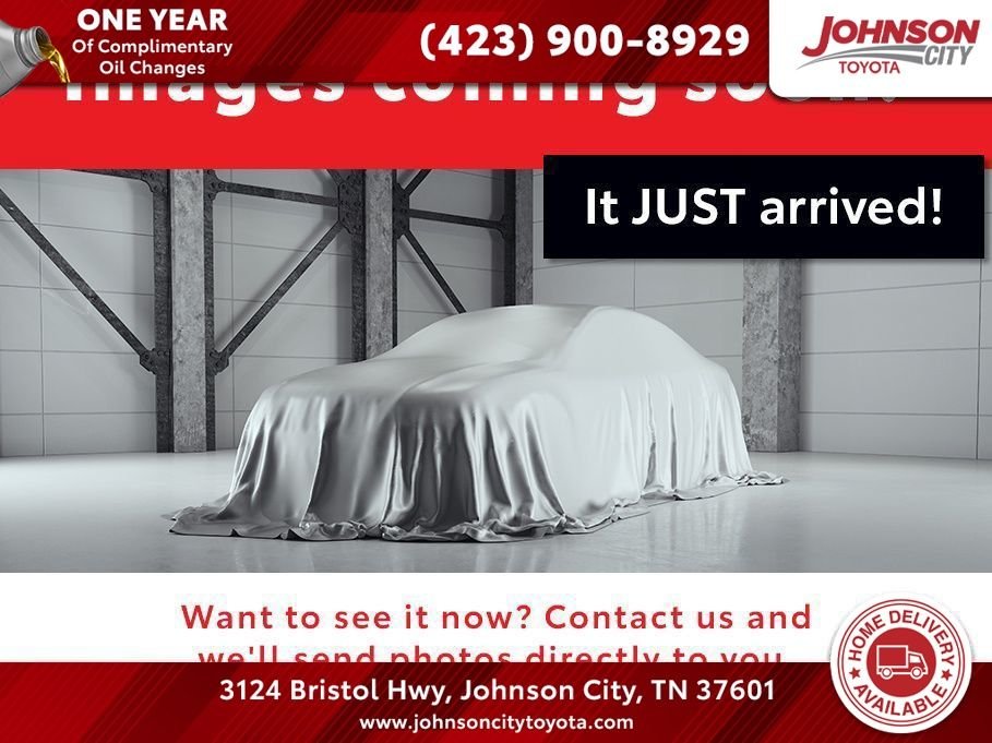 Used 2017 Gray Ford XLT image 1